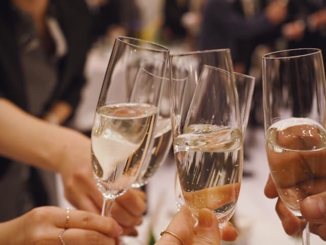 立食パーティー成功ガイド|失敗しない準備の段取り・会場選び・マナーを徹底解説