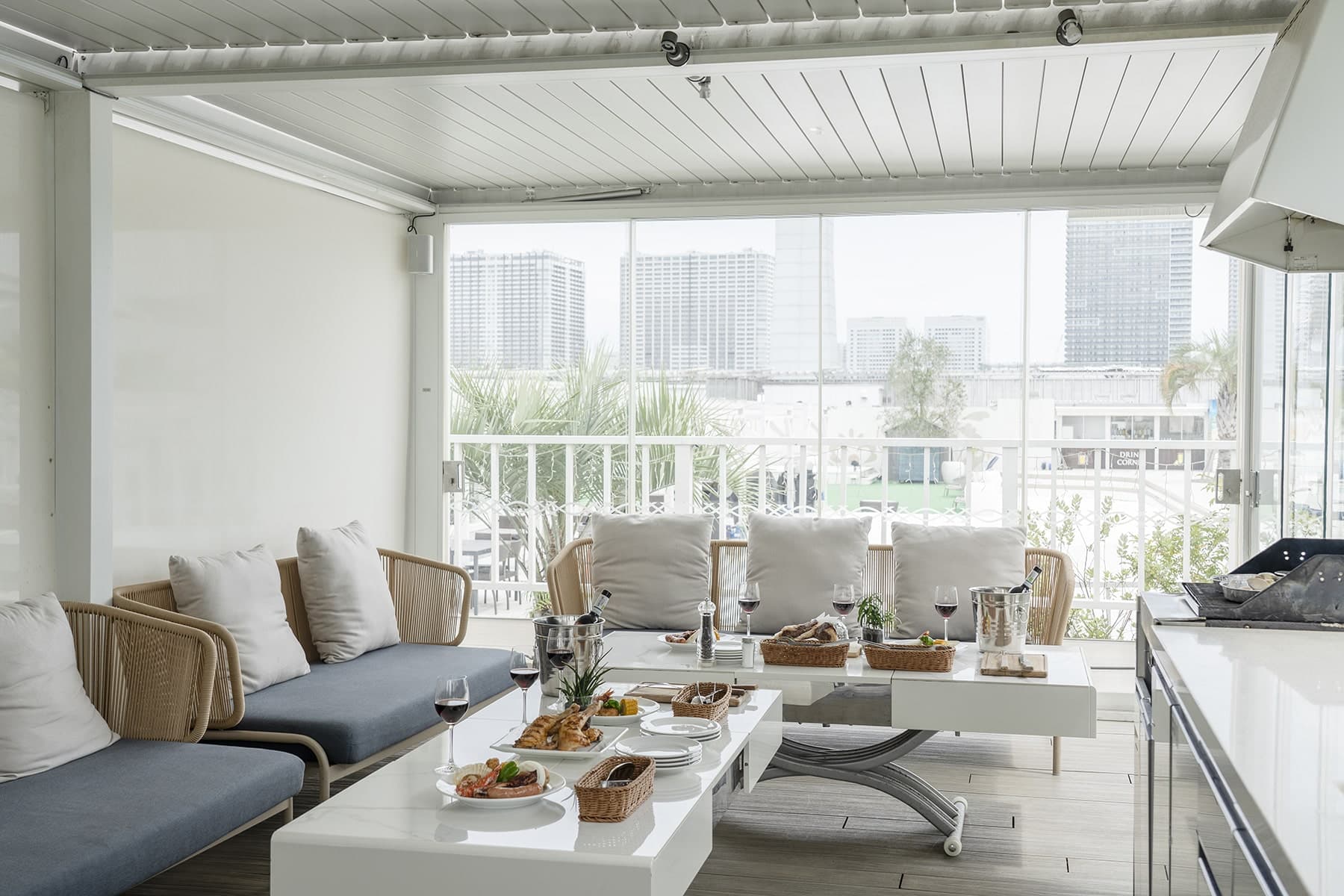 贅沢な非日常空間と選択肢のイメージ画像