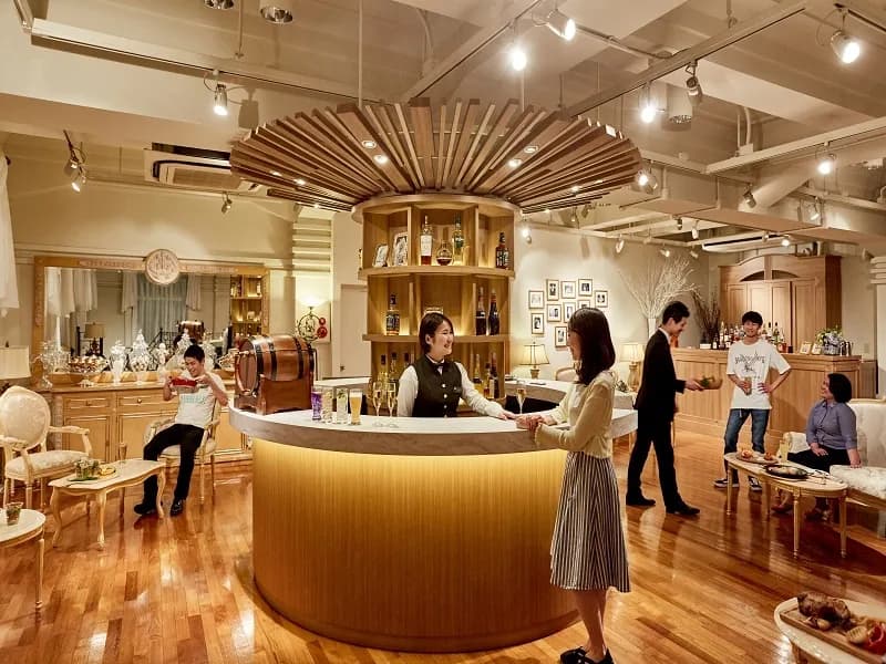 交流を深める、開放的なラウンジのイメージ画像